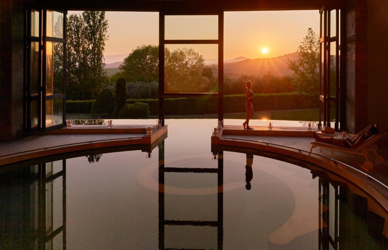Fonteverde Lifestyle & Thermal Retreat - The Leading Hotels Of The World ซานกัสชาโน ดี บาญญี ภายนอก รูปภาพ The interior of the Round Room at the 2010 World Economic Forum Annual Meeting of the New Champions