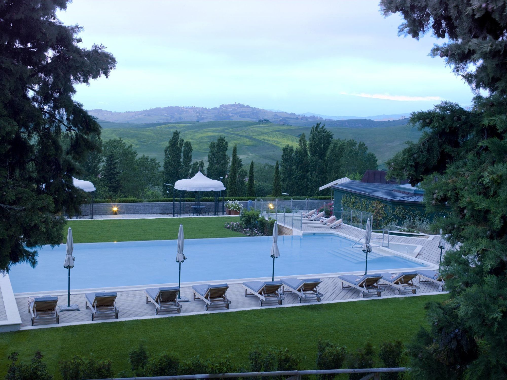 Fonteverde Lifestyle & Thermal Retreat - The Leading Hotels Of The World ซานกัสชาโน ดี บาญญี สิ่งอำนวยความสะดวก รูปภาพ The swimming pool at the hotel